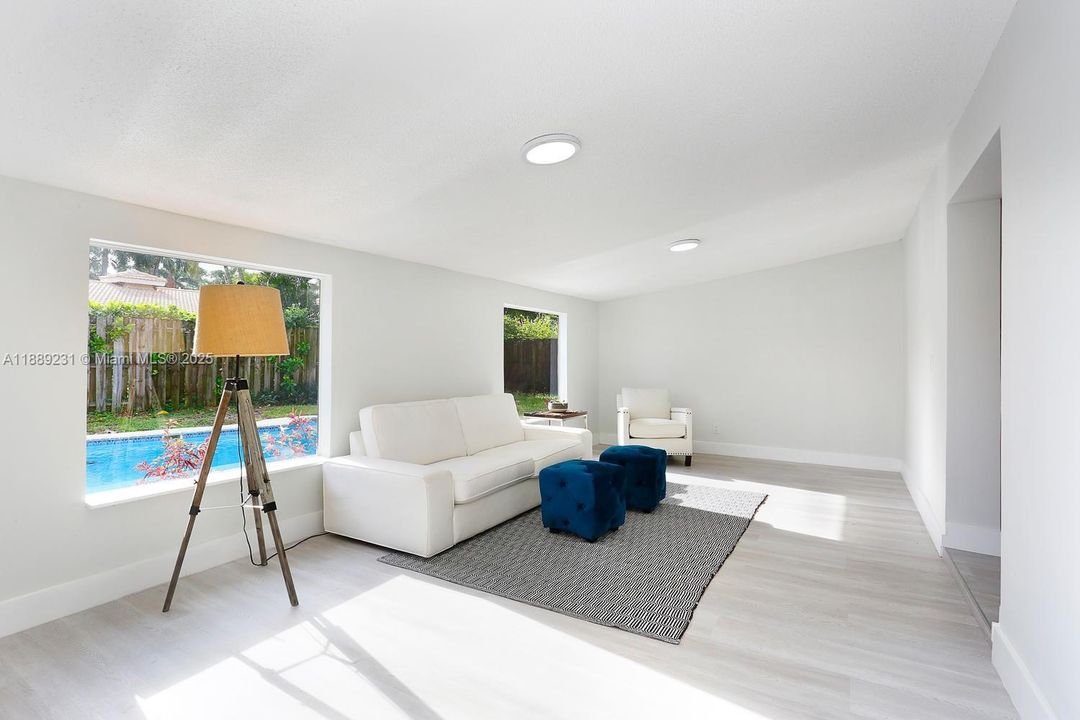 Active With Contract: $4,500 (4 beds, 2 baths, 1828 Square Feet)