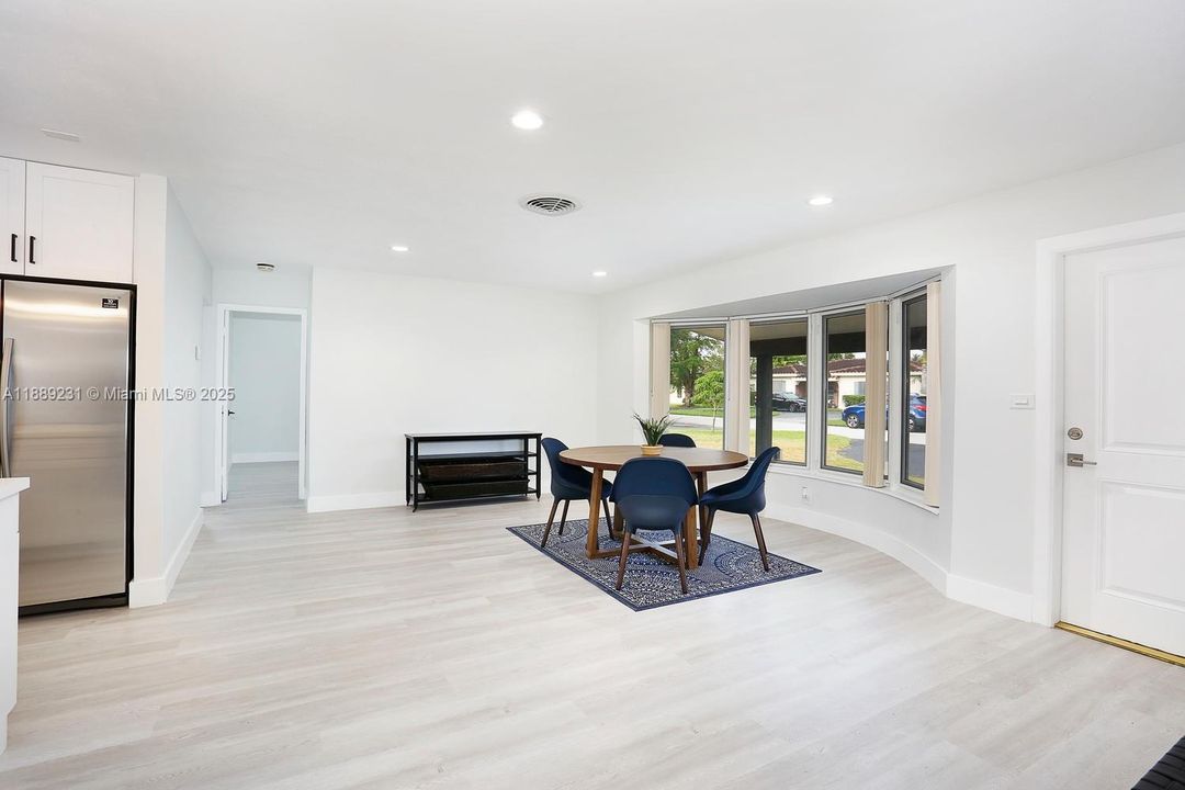 Active With Contract: $4,500 (4 beds, 2 baths, 1828 Square Feet)