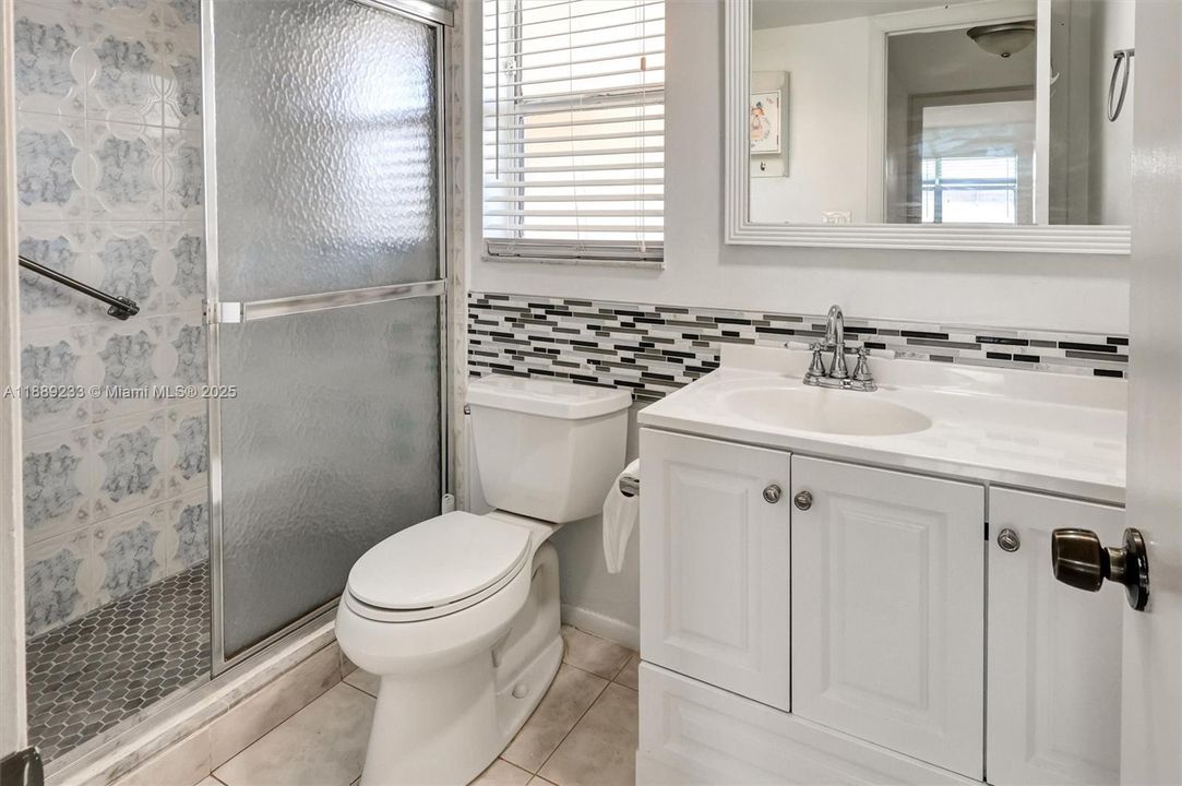 На продажу: $90,000 (1 спален, 1 ванн, 640 Квадратных фут)