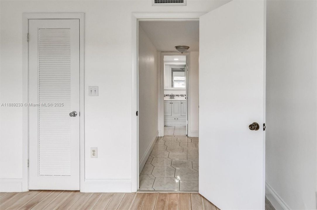 На продажу: $90,000 (1 спален, 1 ванн, 640 Квадратных фут)