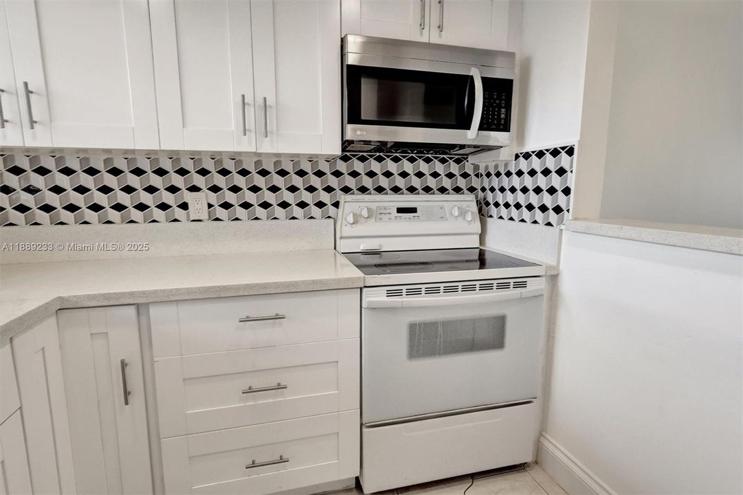 На продажу: $90,000 (1 спален, 1 ванн, 640 Квадратных фут)