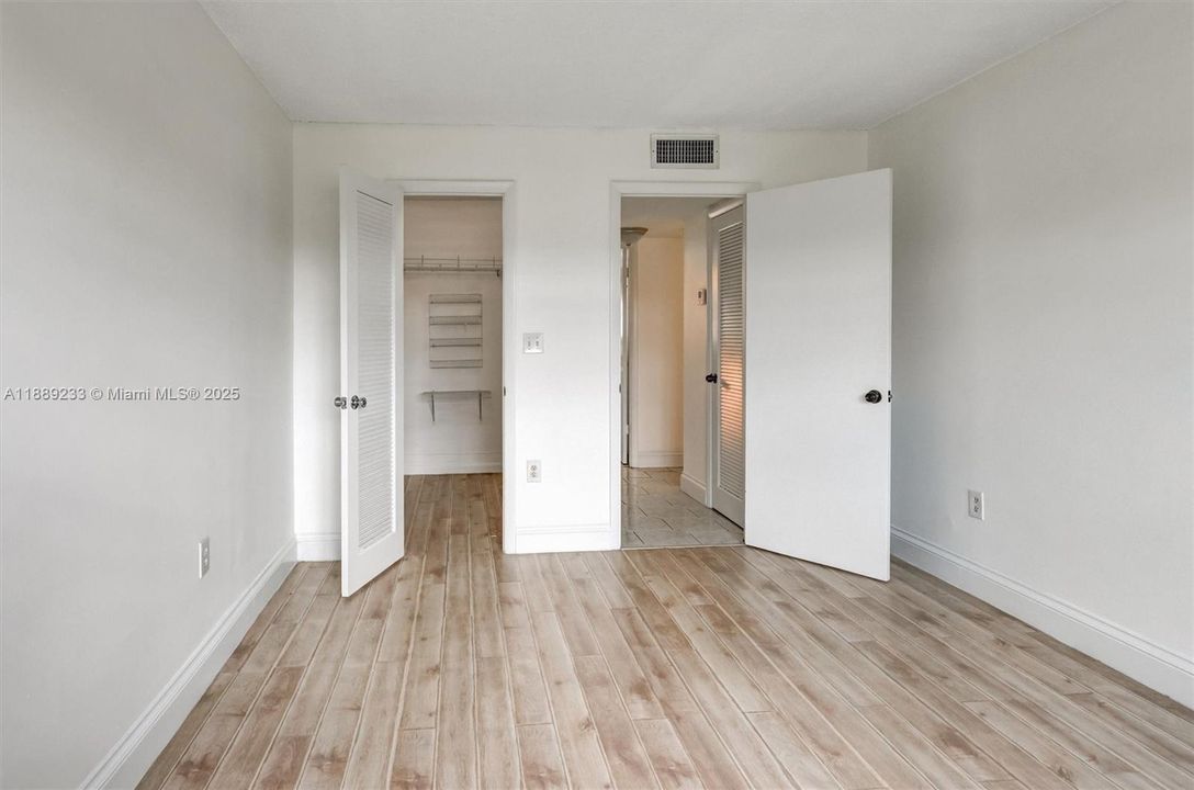 На продажу: $90,000 (1 спален, 1 ванн, 640 Квадратных фут)