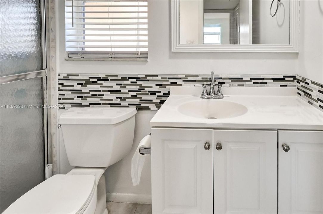 На продажу: $90,000 (1 спален, 1 ванн, 640 Квадратных фут)