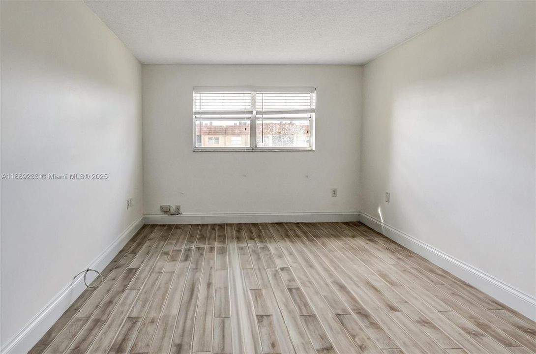 На продажу: $90,000 (1 спален, 1 ванн, 640 Квадратных фут)