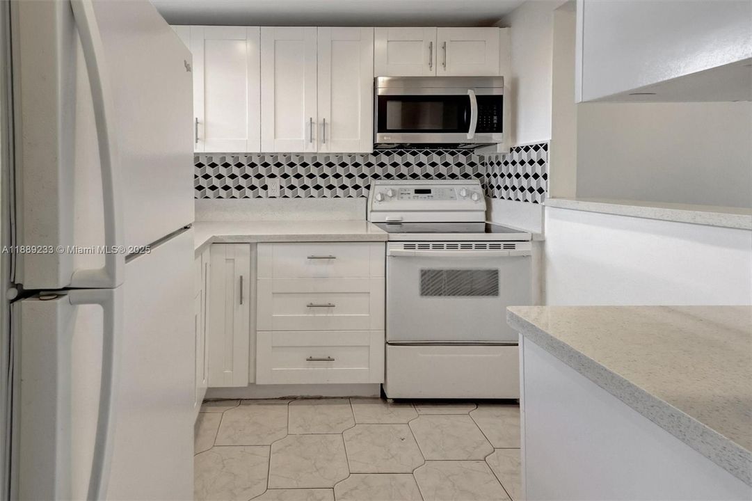 На продажу: $90,000 (1 спален, 1 ванн, 640 Квадратных фут)