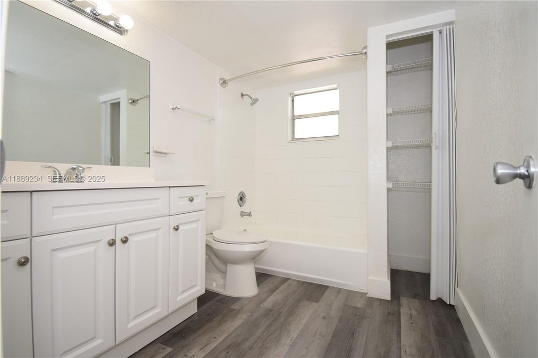 待售: $175,000 (1 贝兹, 1 浴室, 640 平方英尺)