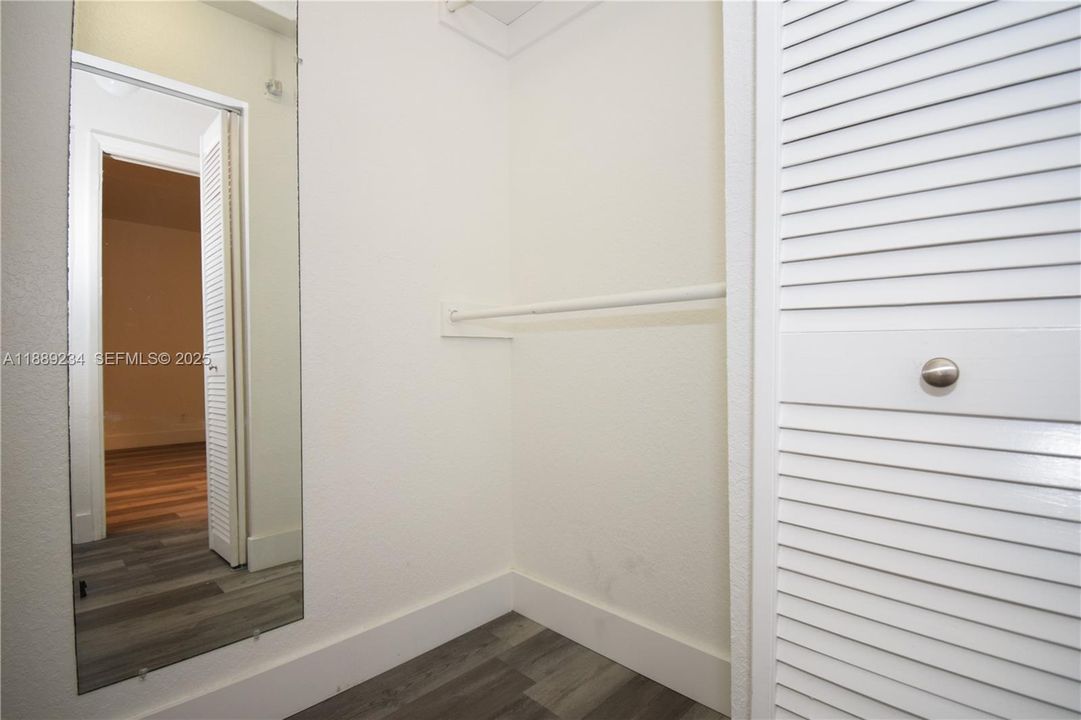 待售: $175,000 (1 贝兹, 1 浴室, 640 平方英尺)