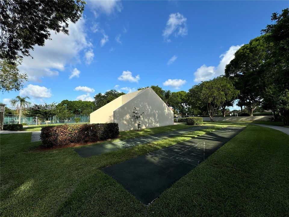 待售: $175,000 (1 贝兹, 1 浴室, 640 平方英尺)