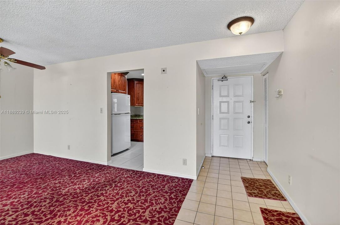 Недавно продано: $299,900 (3 спален, 2 ванн, 1098 Квадратных фут)