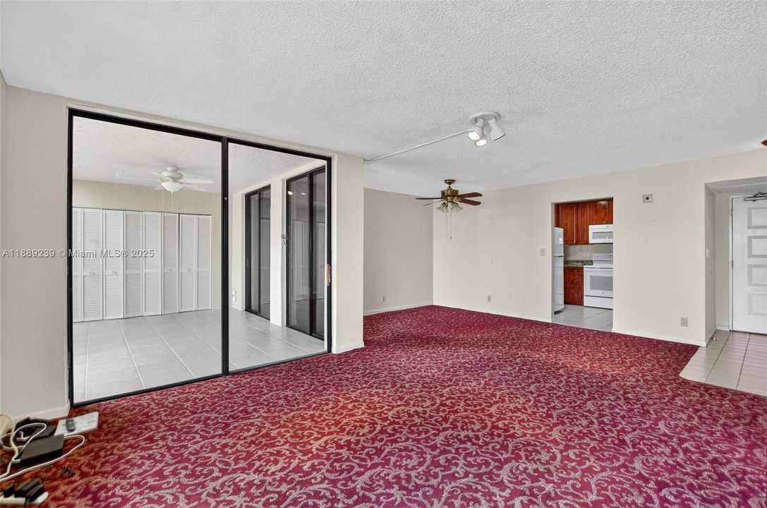 Недавно продано: $299,900 (3 спален, 2 ванн, 1098 Квадратных фут)