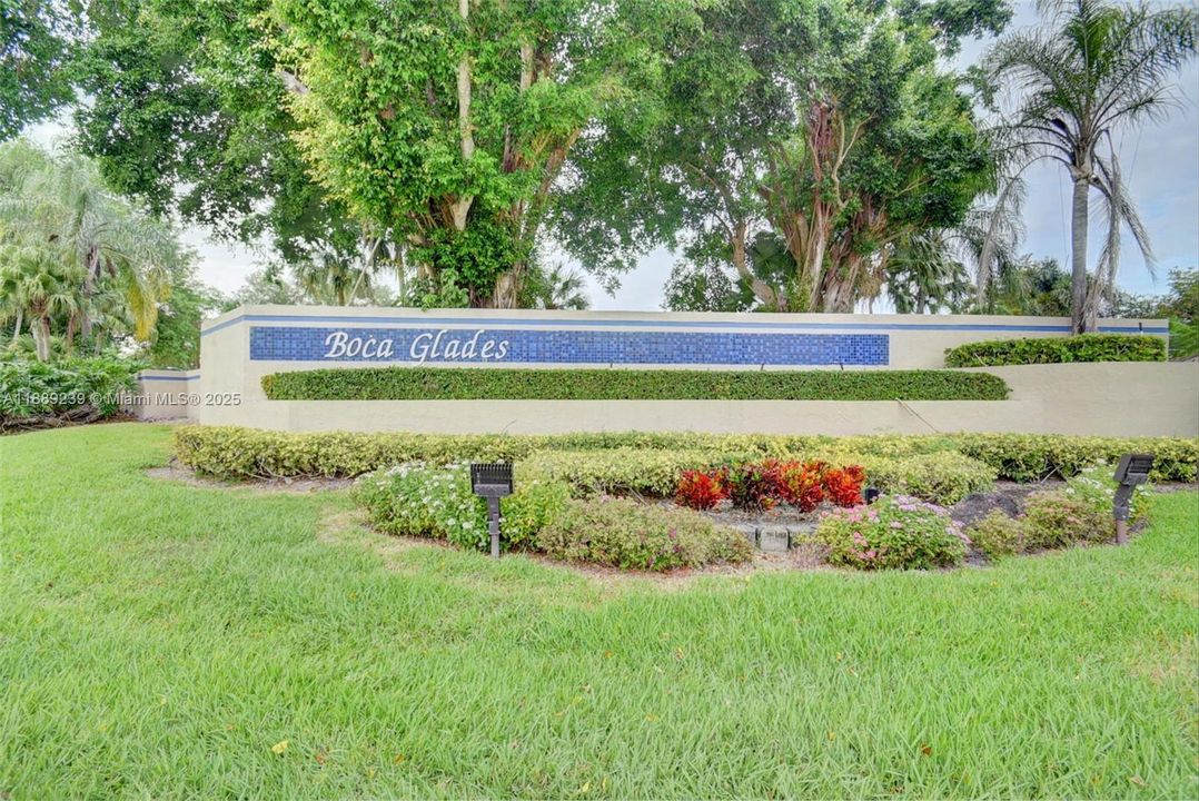 Недавно продано: $299,900 (3 спален, 2 ванн, 1098 Квадратных фут)