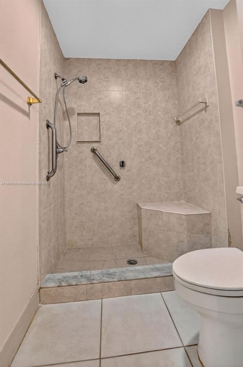 Недавно продано: $299,900 (3 спален, 2 ванн, 1098 Квадратных фут)