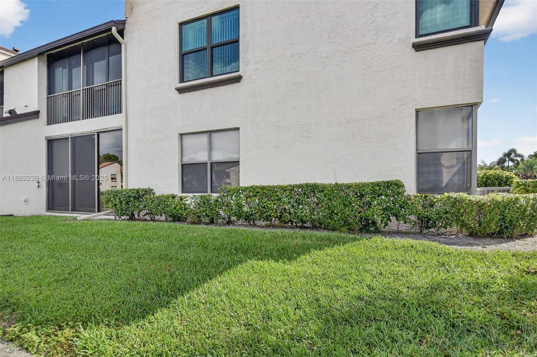 Недавно продано: $299,900 (3 спален, 2 ванн, 1098 Квадратных фут)