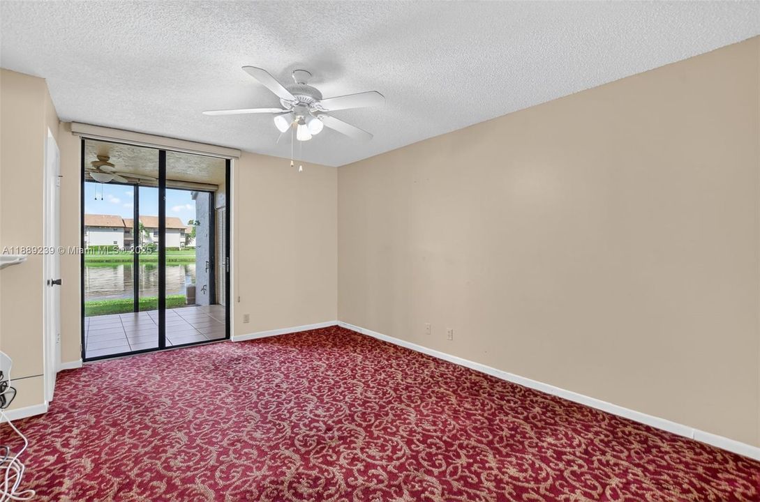 Недавно продано: $299,900 (3 спален, 2 ванн, 1098 Квадратных фут)