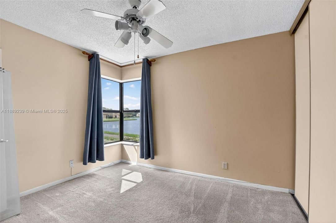 Недавно продано: $299,900 (3 спален, 2 ванн, 1098 Квадратных фут)