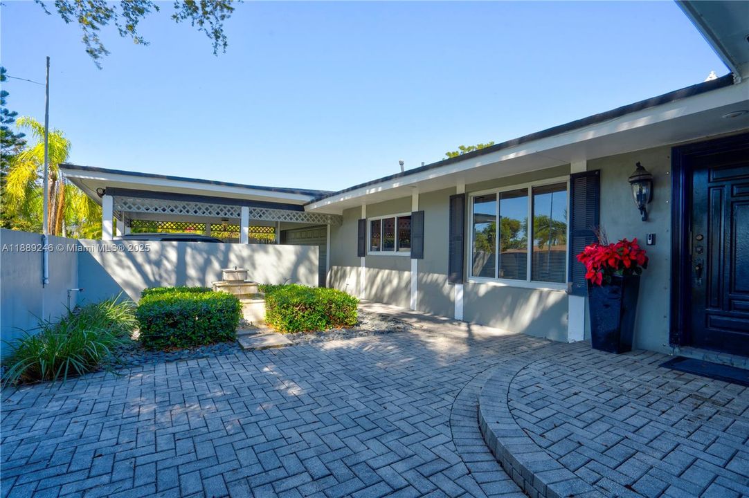 На продажу: $1,180,000 (4 спален, 2 ванн, 2289 Квадратных фут)