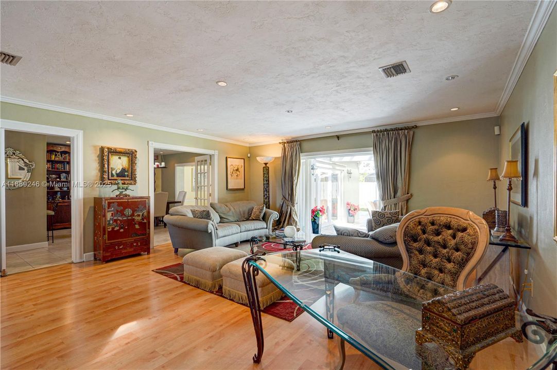 На продажу: $1,180,000 (4 спален, 2 ванн, 2289 Квадратных фут)