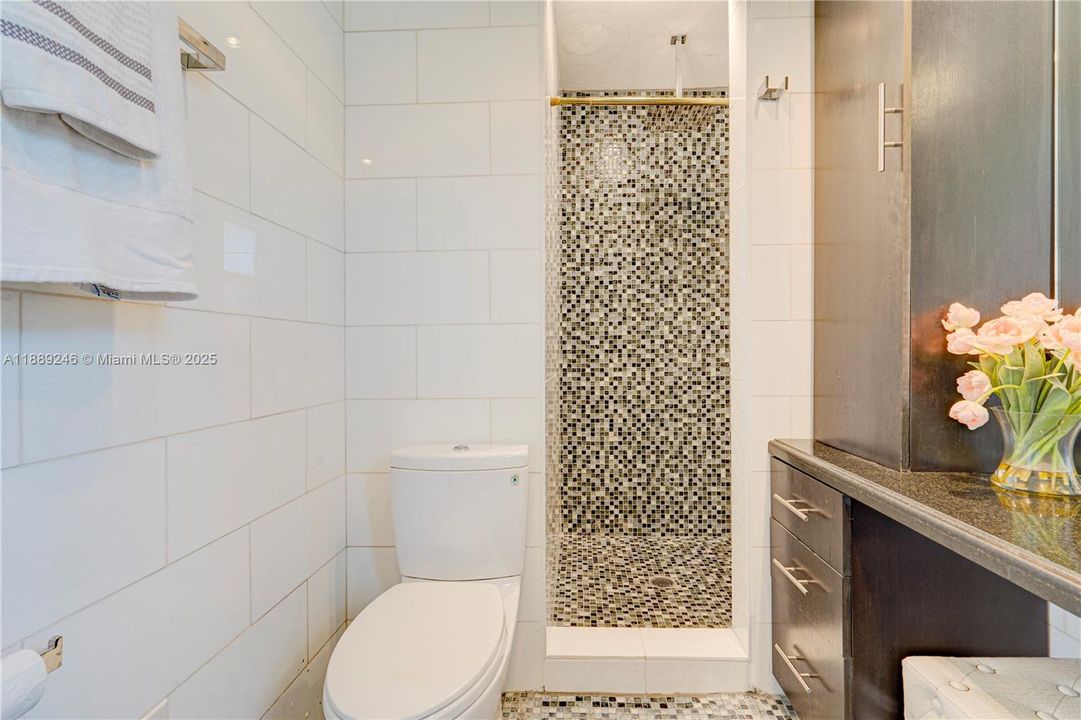 На продажу: $1,180,000 (4 спален, 2 ванн, 2289 Квадратных фут)