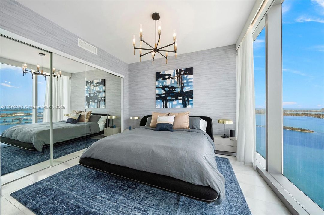 Activo con contrato: $27,650 (4 camas, 6 baños, 3519 Pies cuadrados)