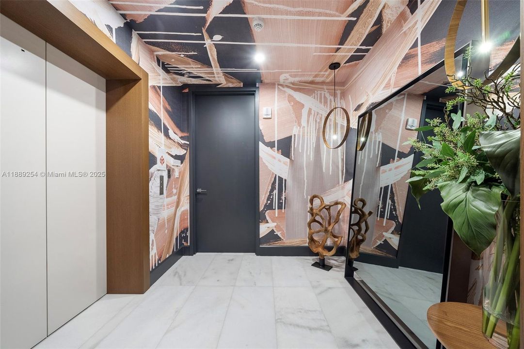 Activo con contrato: $27,650 (4 camas, 6 baños, 3519 Pies cuadrados)