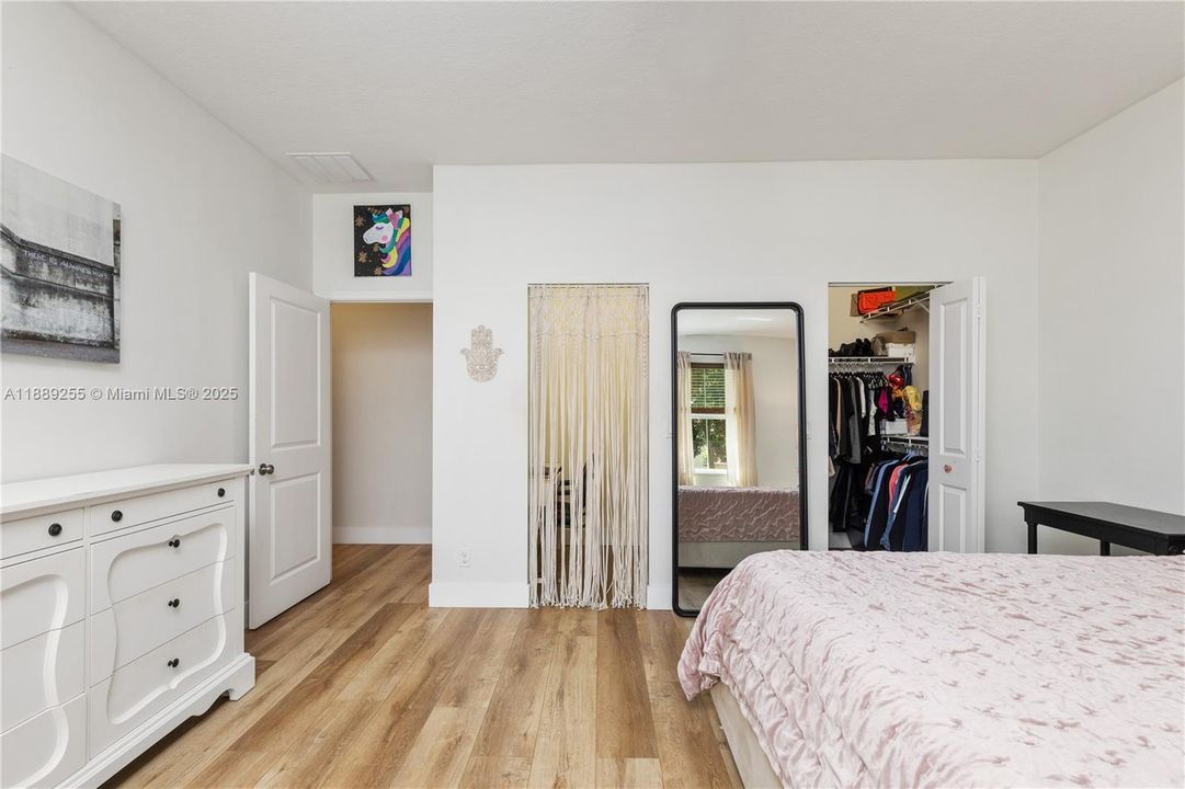 Active With Contract: $549,000 (3 beds, 3 baths, 1770 Square Feet)