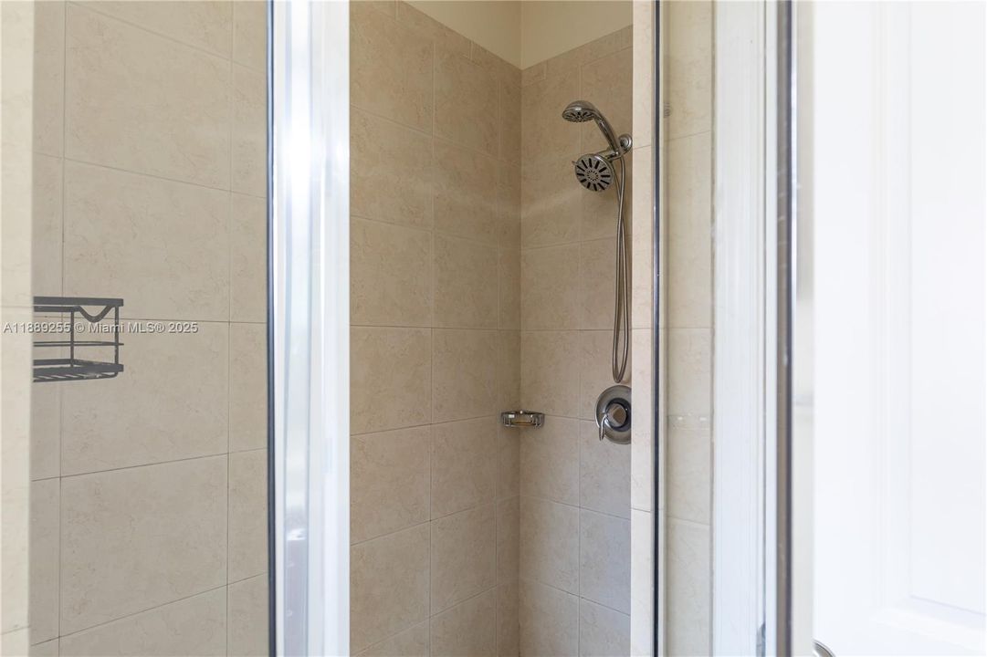 Active With Contract: $549,000 (3 beds, 3 baths, 1770 Square Feet)