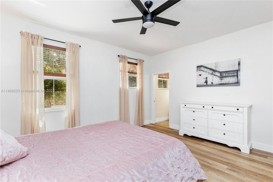 Active With Contract: $549,000 (3 beds, 3 baths, 1770 Square Feet)