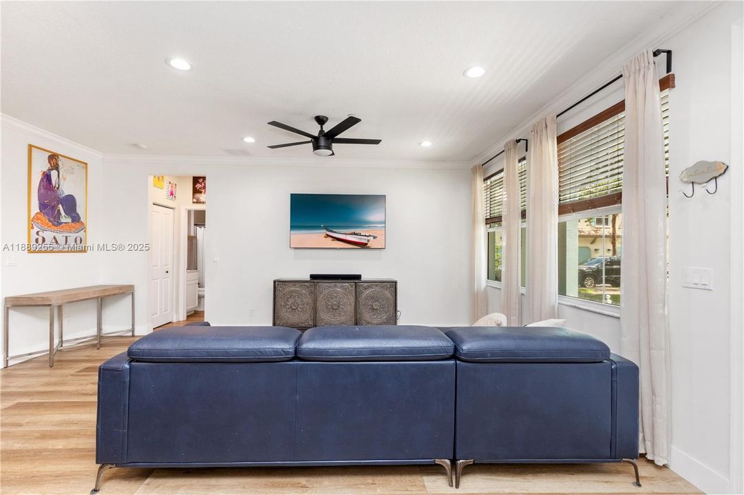 Active With Contract: $549,000 (3 beds, 3 baths, 1770 Square Feet)