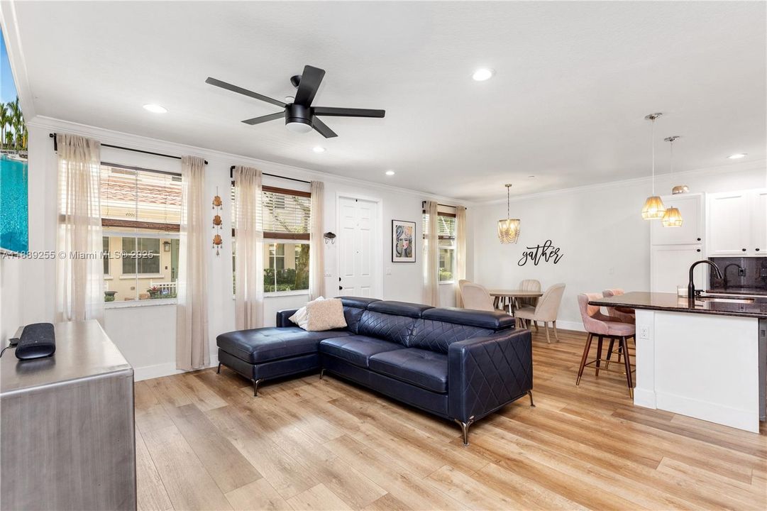 Active With Contract: $549,000 (3 beds, 3 baths, 1770 Square Feet)