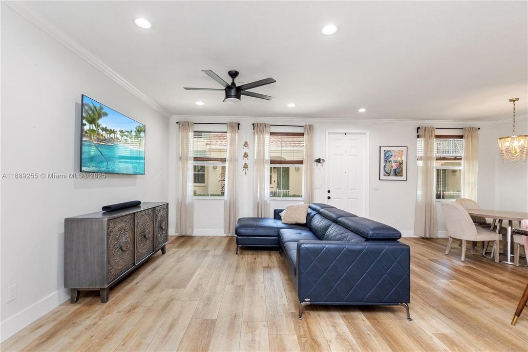 Active With Contract: $549,000 (3 beds, 3 baths, 1770 Square Feet)