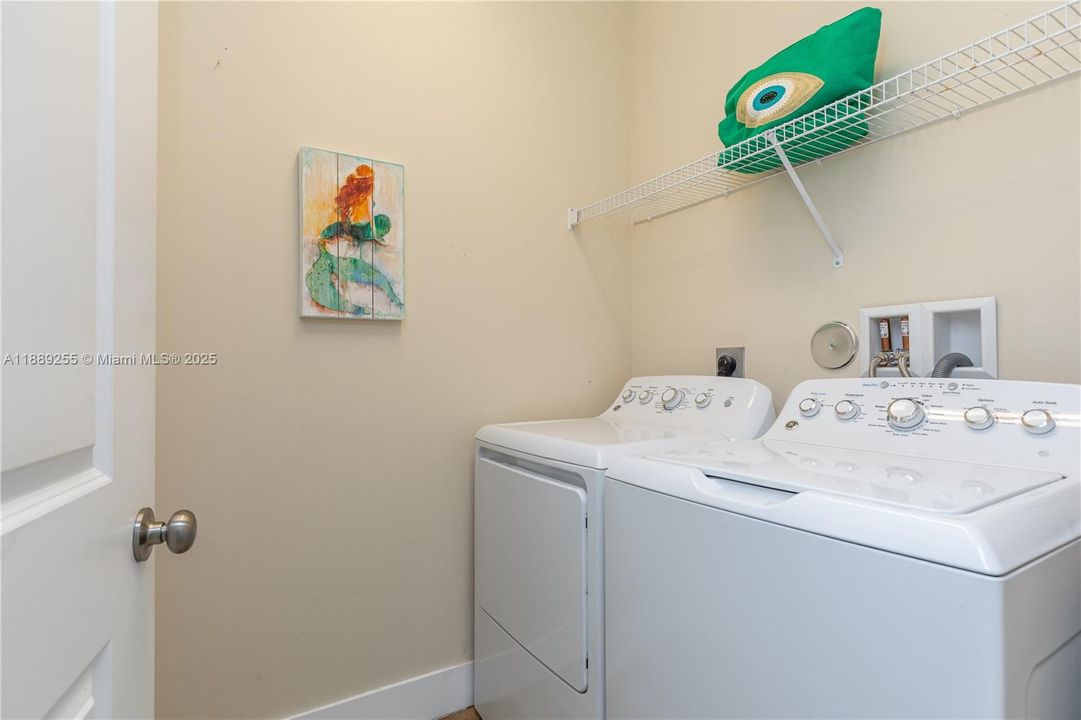 Active With Contract: $549,000 (3 beds, 3 baths, 1770 Square Feet)