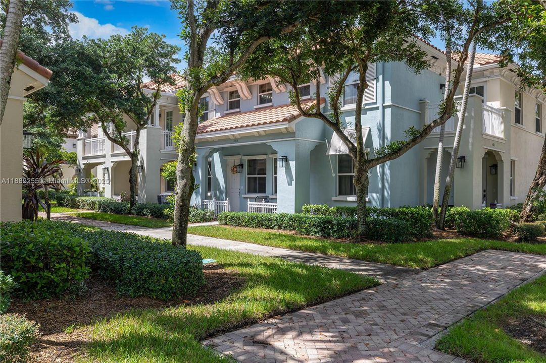 Active With Contract: $549,000 (3 beds, 3 baths, 1770 Square Feet)