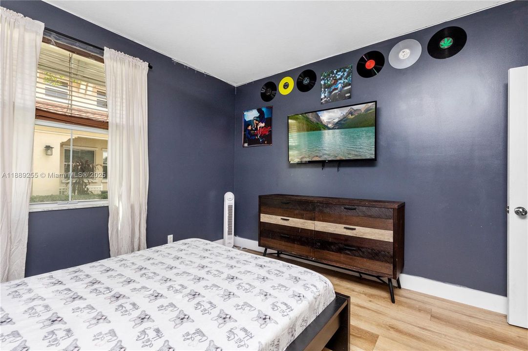 Active With Contract: $549,000 (3 beds, 3 baths, 1770 Square Feet)