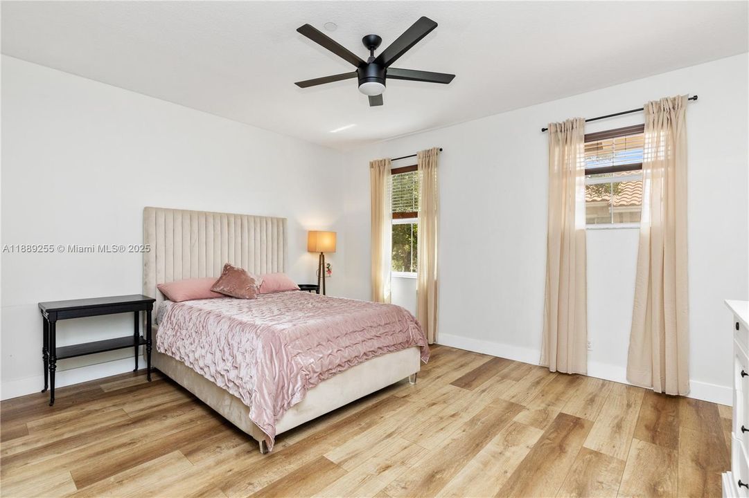 Active With Contract: $549,000 (3 beds, 3 baths, 1770 Square Feet)