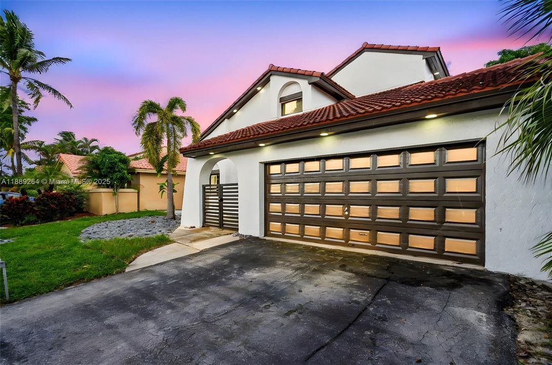 Activo con contrato: $750,000 (4 camas, 3 baños, 2860 Pies cuadrados)