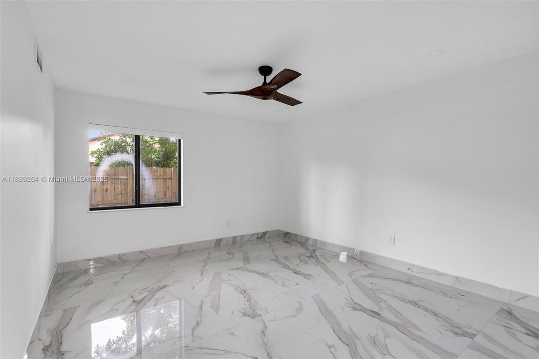 Activo con contrato: $750,000 (4 camas, 3 baños, 2860 Pies cuadrados)