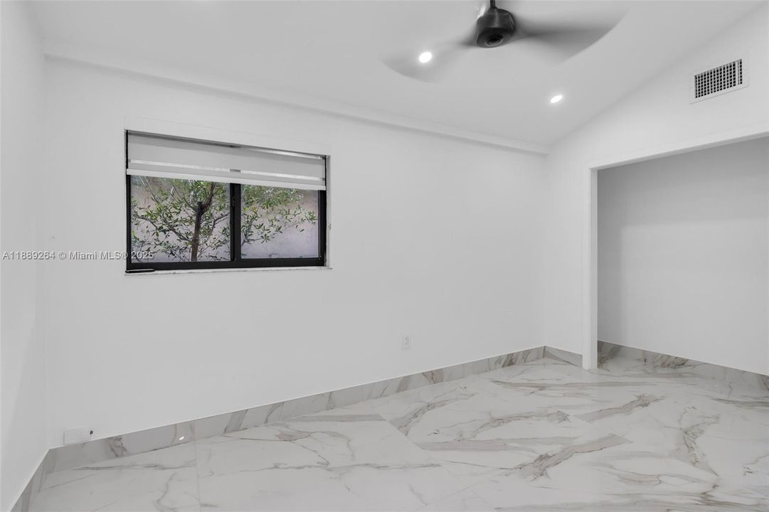 Activo con contrato: $750,000 (4 camas, 3 baños, 2860 Pies cuadrados)