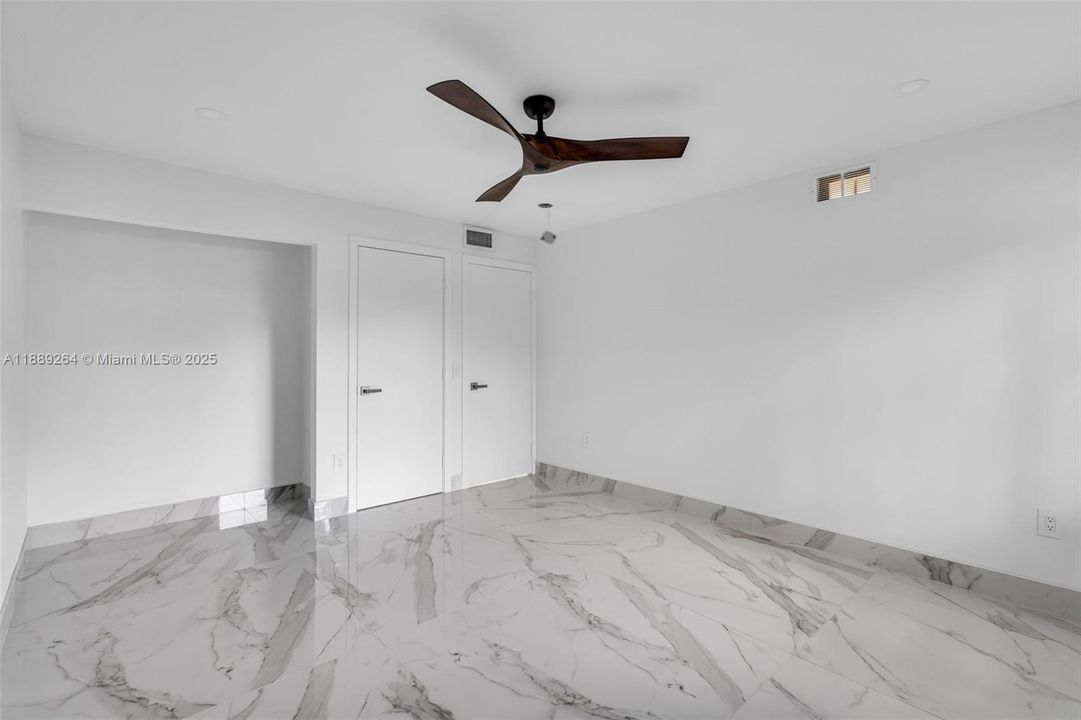 Activo con contrato: $750,000 (4 camas, 3 baños, 2860 Pies cuadrados)