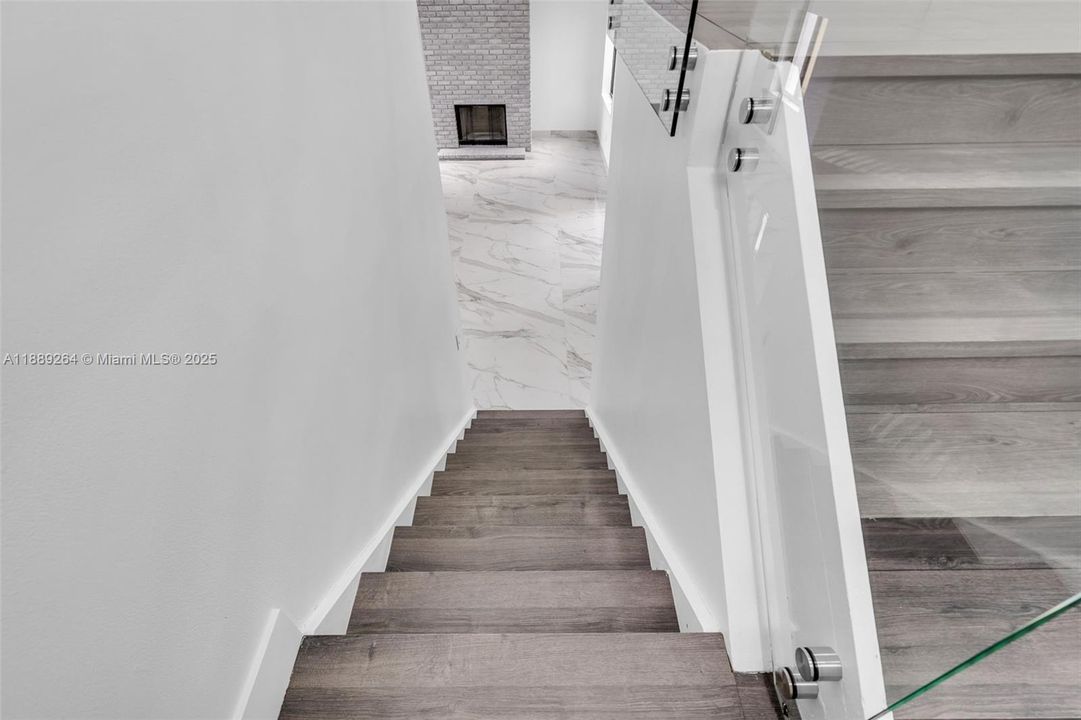 Activo con contrato: $750,000 (4 camas, 3 baños, 2860 Pies cuadrados)