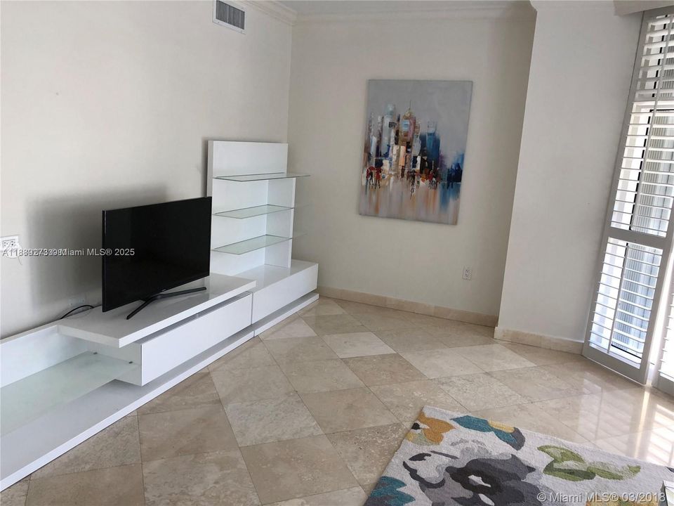 For Rent: $18,000 (5 beds, 5 baths, 3170 Square Feet)