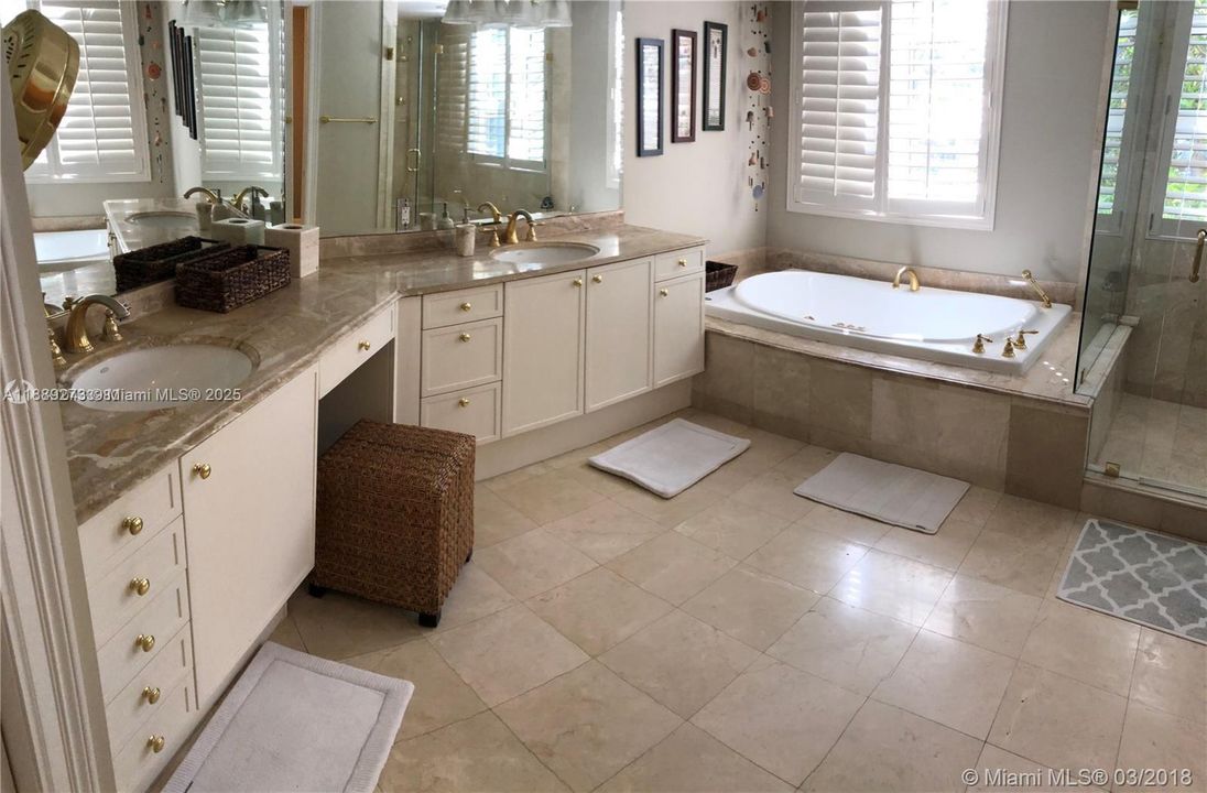 For Rent: $18,000 (5 beds, 5 baths, 3170 Square Feet)