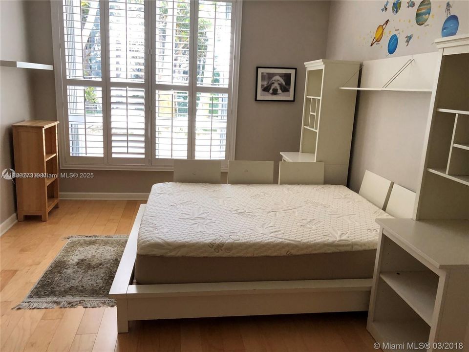 For Rent: $18,000 (5 beds, 5 baths, 3170 Square Feet)