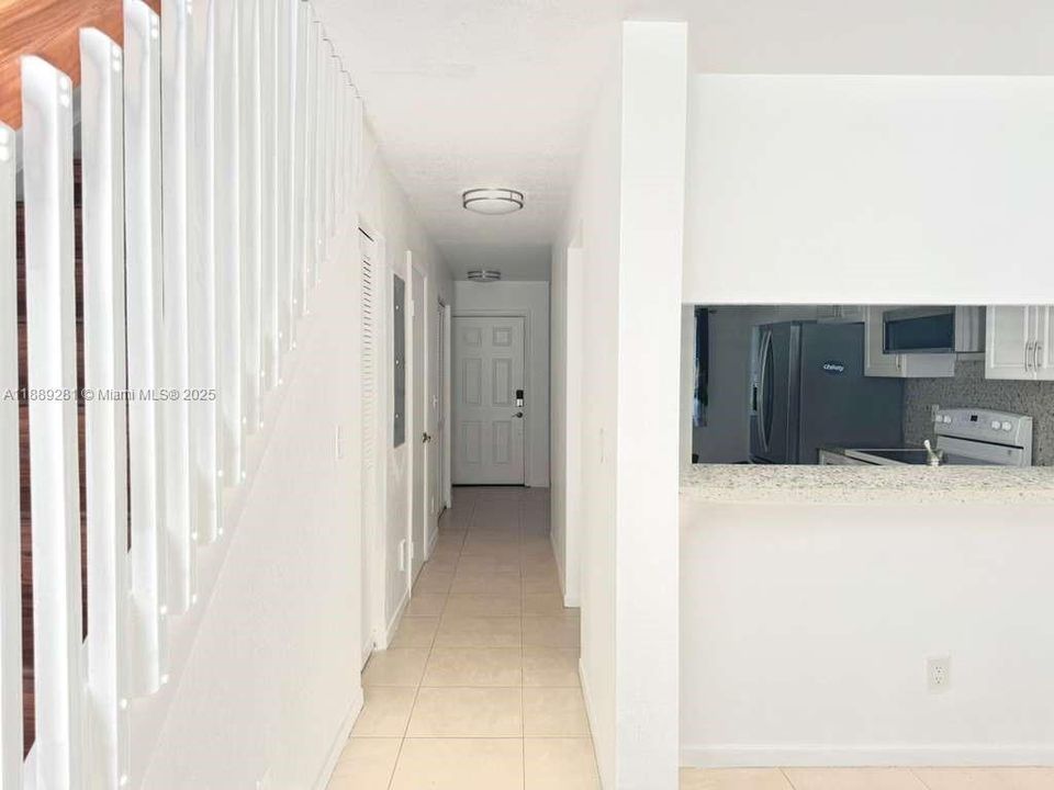 Active With Contract: $2,100 (2 beds, 2 baths, 1064 Square Feet)