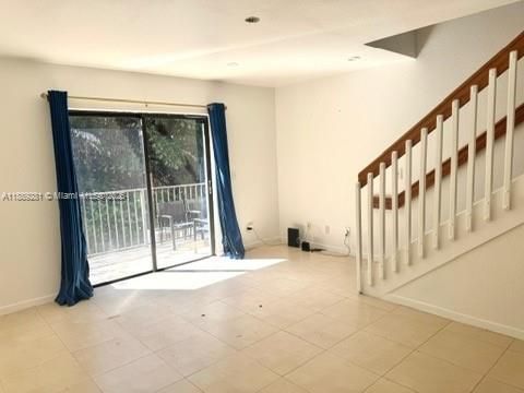 Active With Contract: $2,100 (2 beds, 2 baths, 1064 Square Feet)