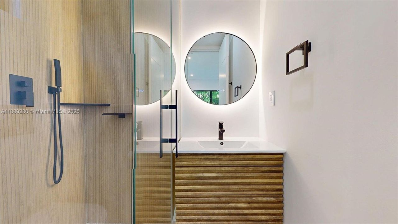 4th bathroom, on-suite of the 4th Bedroom