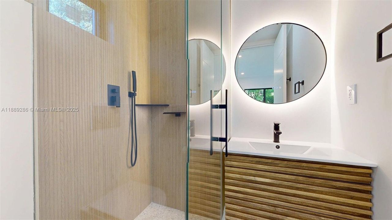 4th bathroom, on-suite of the 4th Bedroom