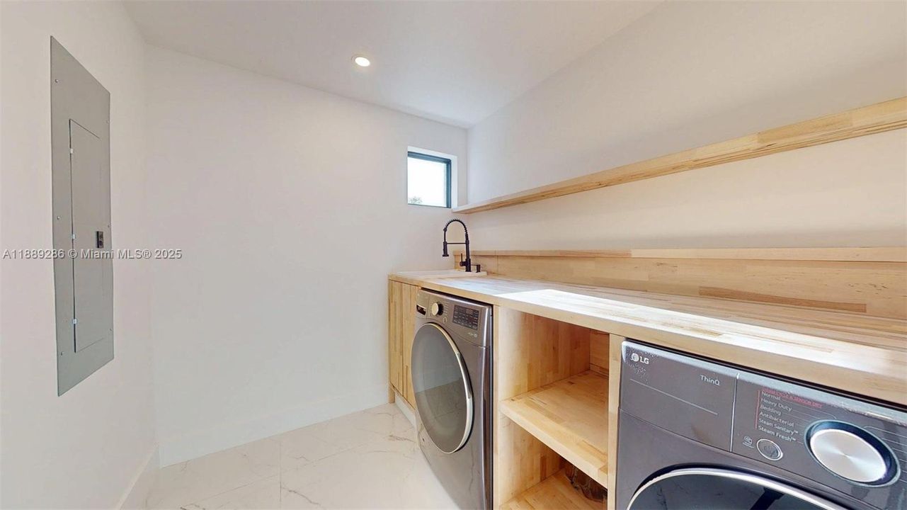 Yes! A true laundry room!!