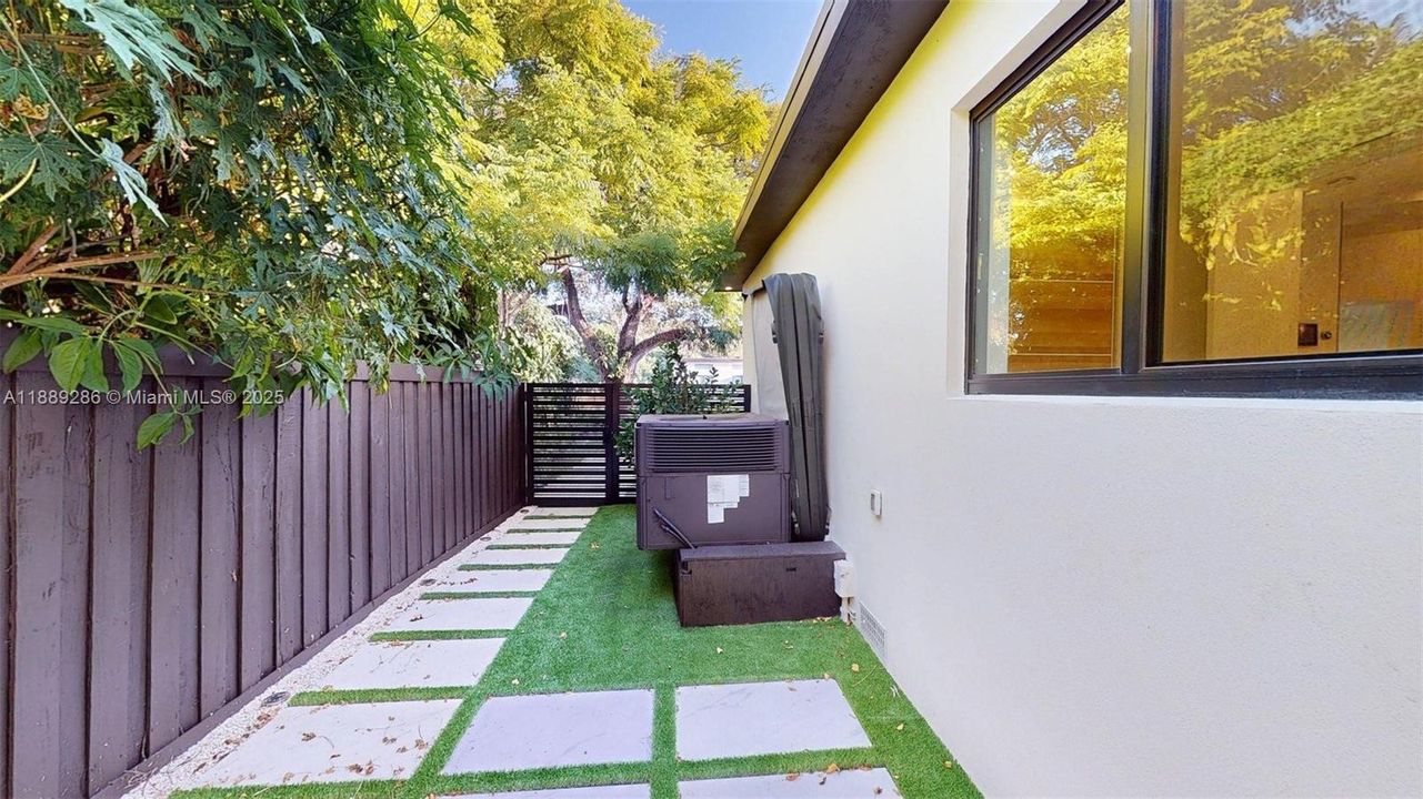 待售: $1,165,000 (4 贝兹, 4 浴室, 1903 平方英尺)