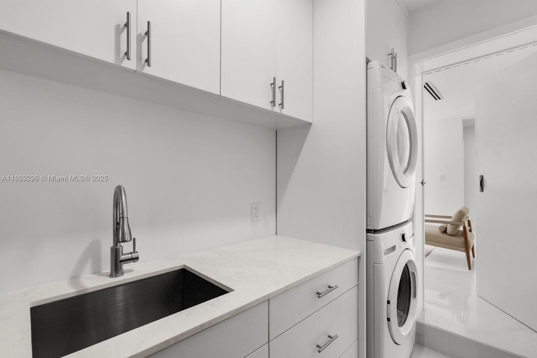 Active With Contract: $1,850,000 (5 beds, 4 baths, 0 Square Feet)