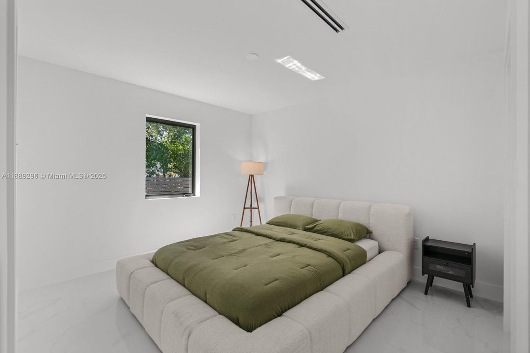 Active With Contract: $1,850,000 (5 beds, 4 baths, 0 Square Feet)